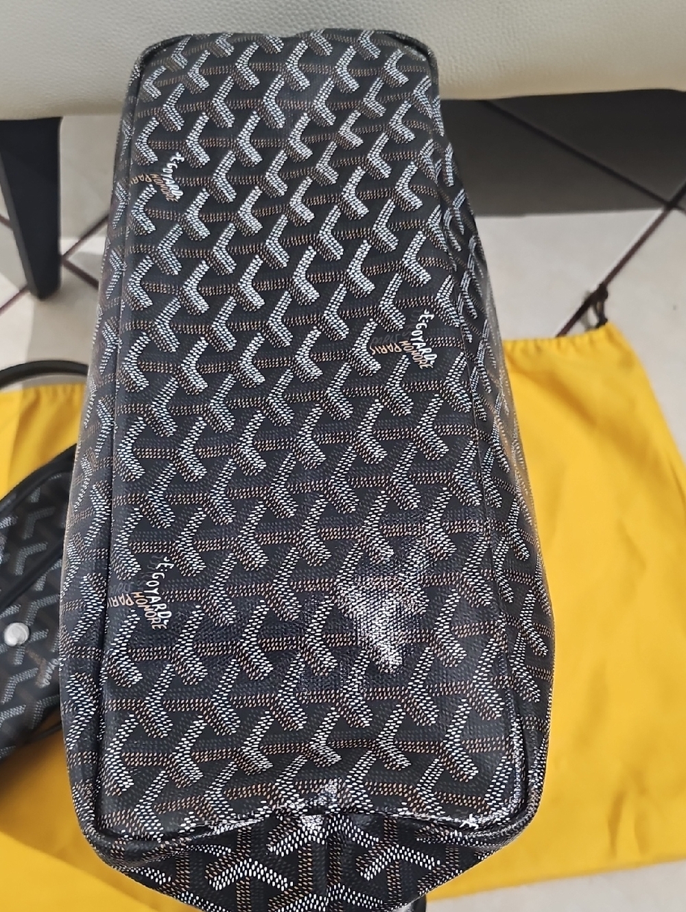 Goyard Black Patterned Tote Bag with Pouch Pre-owned - Picture 5 of 16